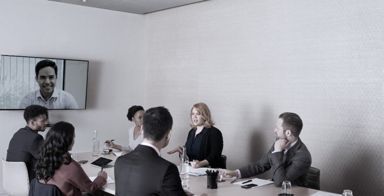 How to Choose the Right Microphones for a Boardroom