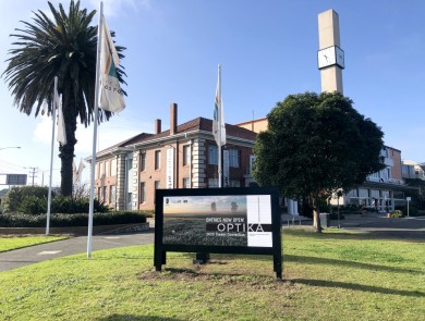 Kingston Arts Centre – Outdoor LED Road-Facing Signs