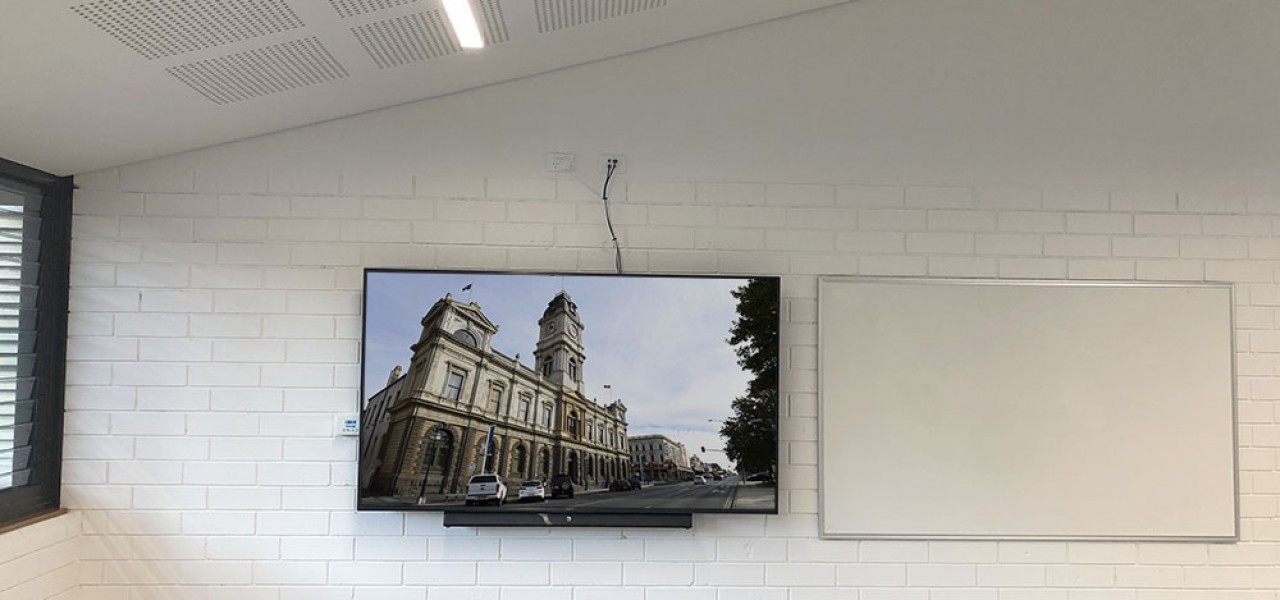 Mount Clear College – Sony Displays