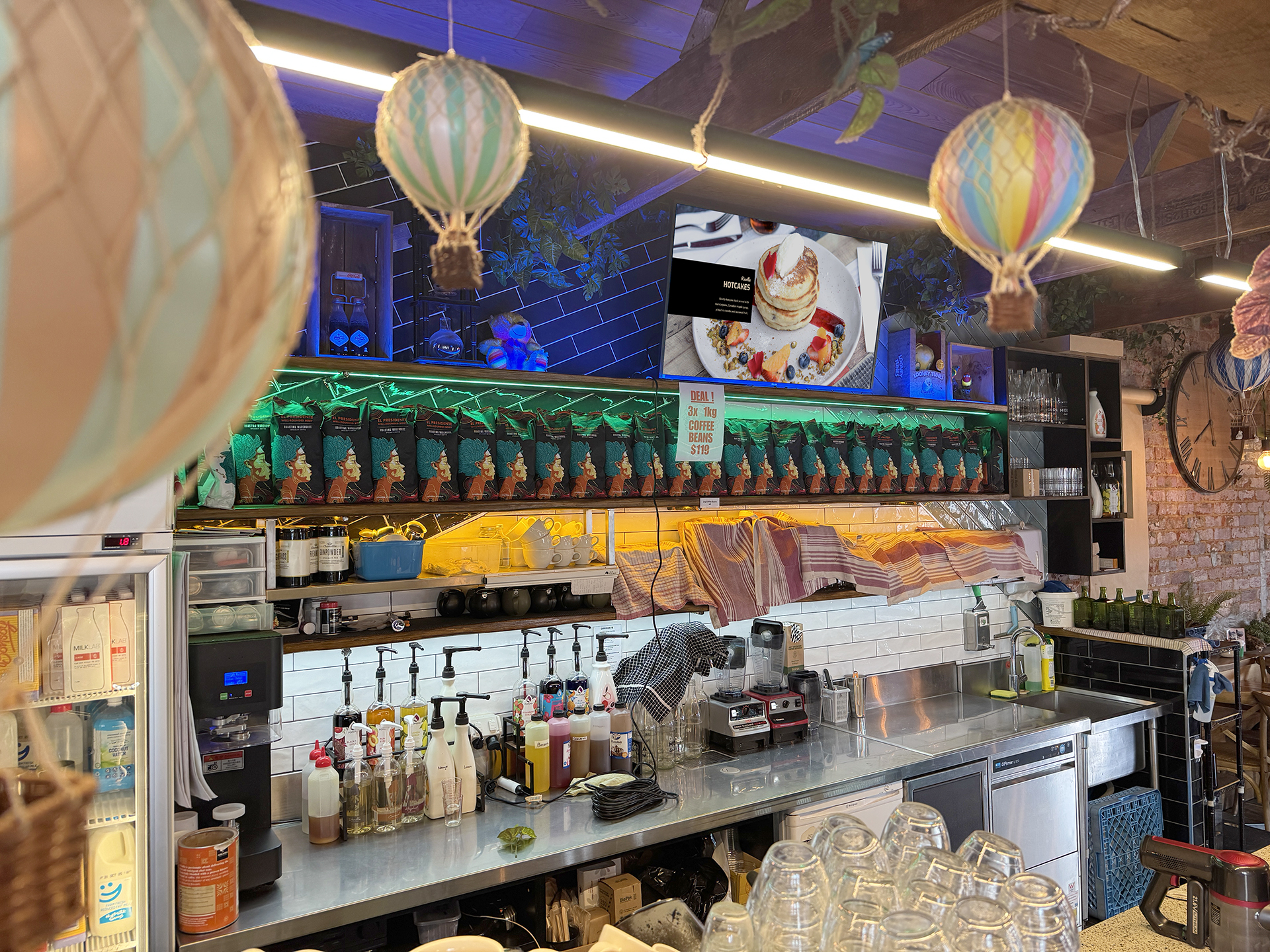 Case Study: Jackson Dodds Cafe - Fusion Digital Signage in Melbourne, Australia Case Study: Jackson Dodds Cafe - Fusion Digital Signage in Melbourne, Australia